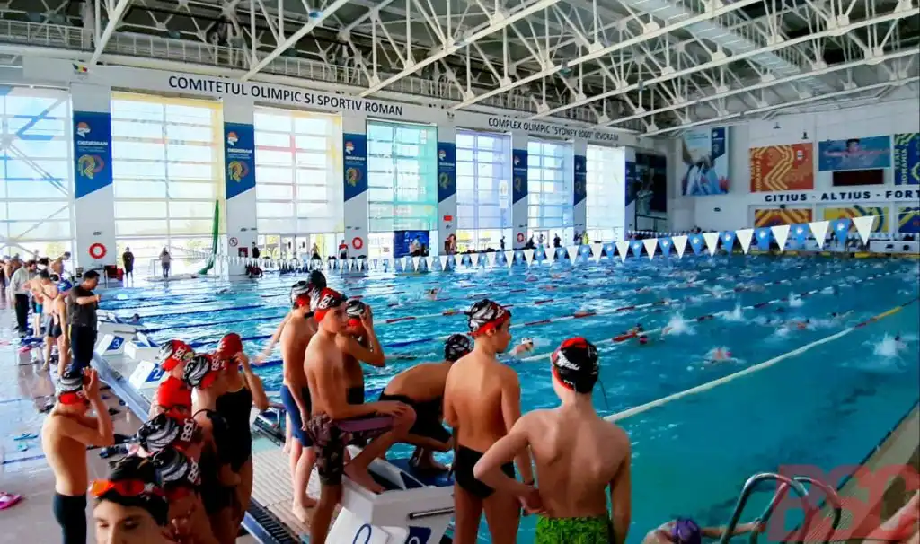 Părinții de sportivi (înotători) din nou în tribună, la Etapa regională Cadeți