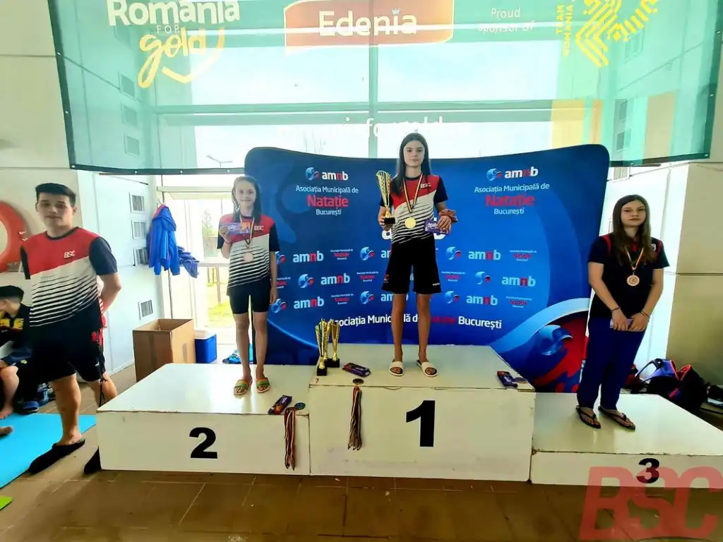 Părinții de sportivi (înotători) din nou în tribună, la Etapa regională Cadeți