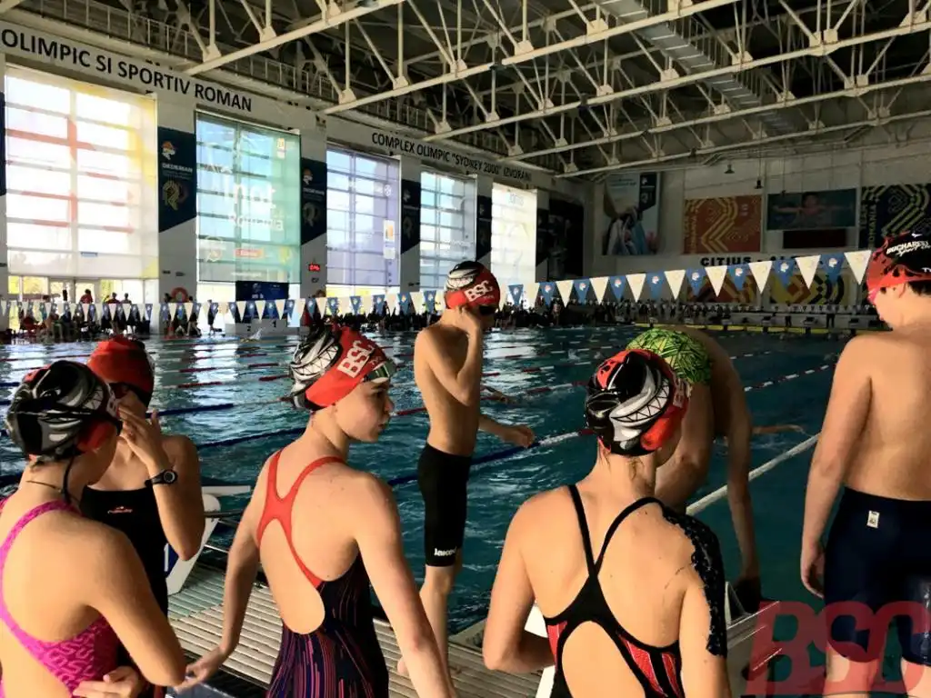 Părinții de sportivi (înotători) din nou în tribună, la Etapa regională Cadeți