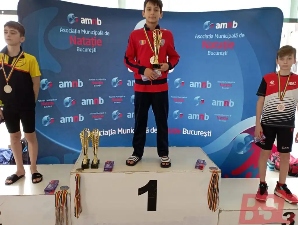 Părinții de sportivi (înotători) din nou în tribună, la Etapa regională Cadeți